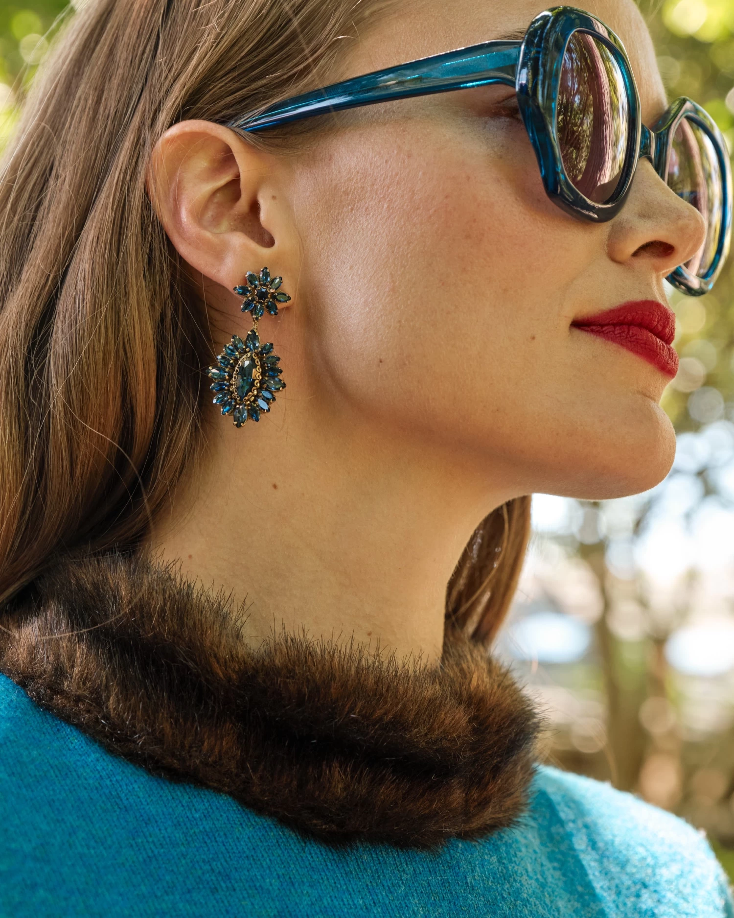 Alianah Earring Gold Blue 4 Alianah Earring Gold Blue - Image 2