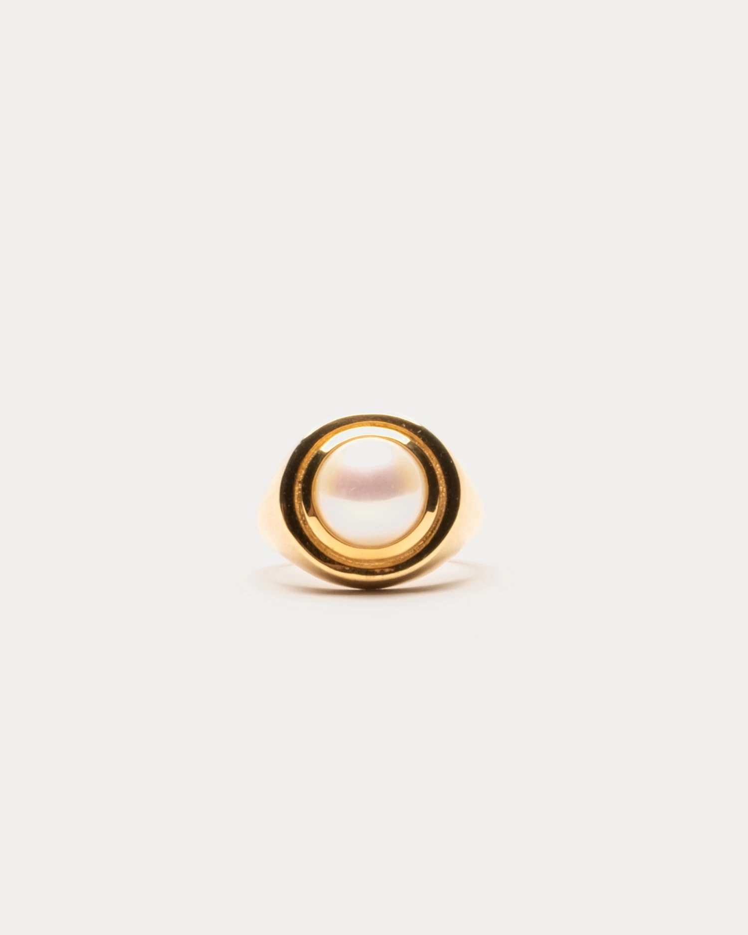 Mini Signet Ring Pearl Gold 5 Mini Signet Ring Pearl Gold - Image 3