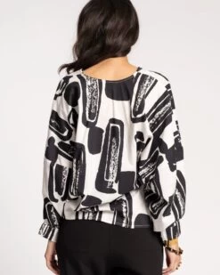 Rosa Top Flintstone Oyster Black 10 Rosa Top Flintstone Oyster Black -Clothing Store ROSA TOP 03