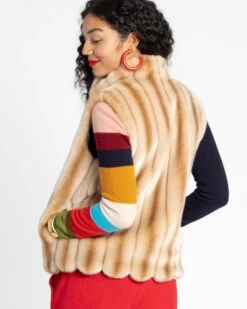 Faux Fur Scalloped Hem Vest Honey -Clothing Store Zip fur 02